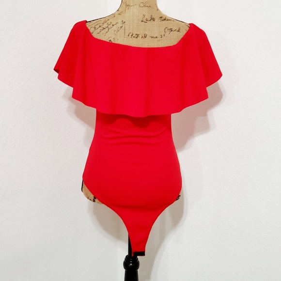 Red sleeveless bodysuit on off shoulder neck detail NWOT xs/sm - Picture 3 of 16